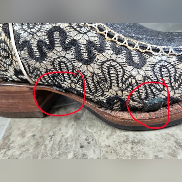 CARRETA HANDCRAFTED LEATHER COWBOY ARTISANAL WINGED FLEUR DE LIS BOOTS. main image 8